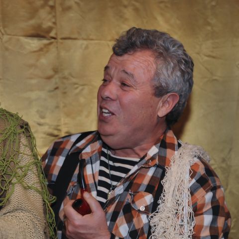 2011, "Кролик Эдвард": Рыбак
